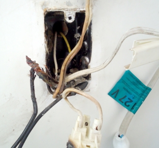 Insegurança nas instalações elétricas? Resolva esse problema.